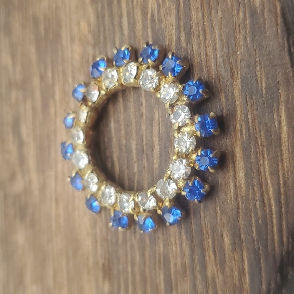 Sapphire crystal bloom circle pendant - Picture 1 of 2